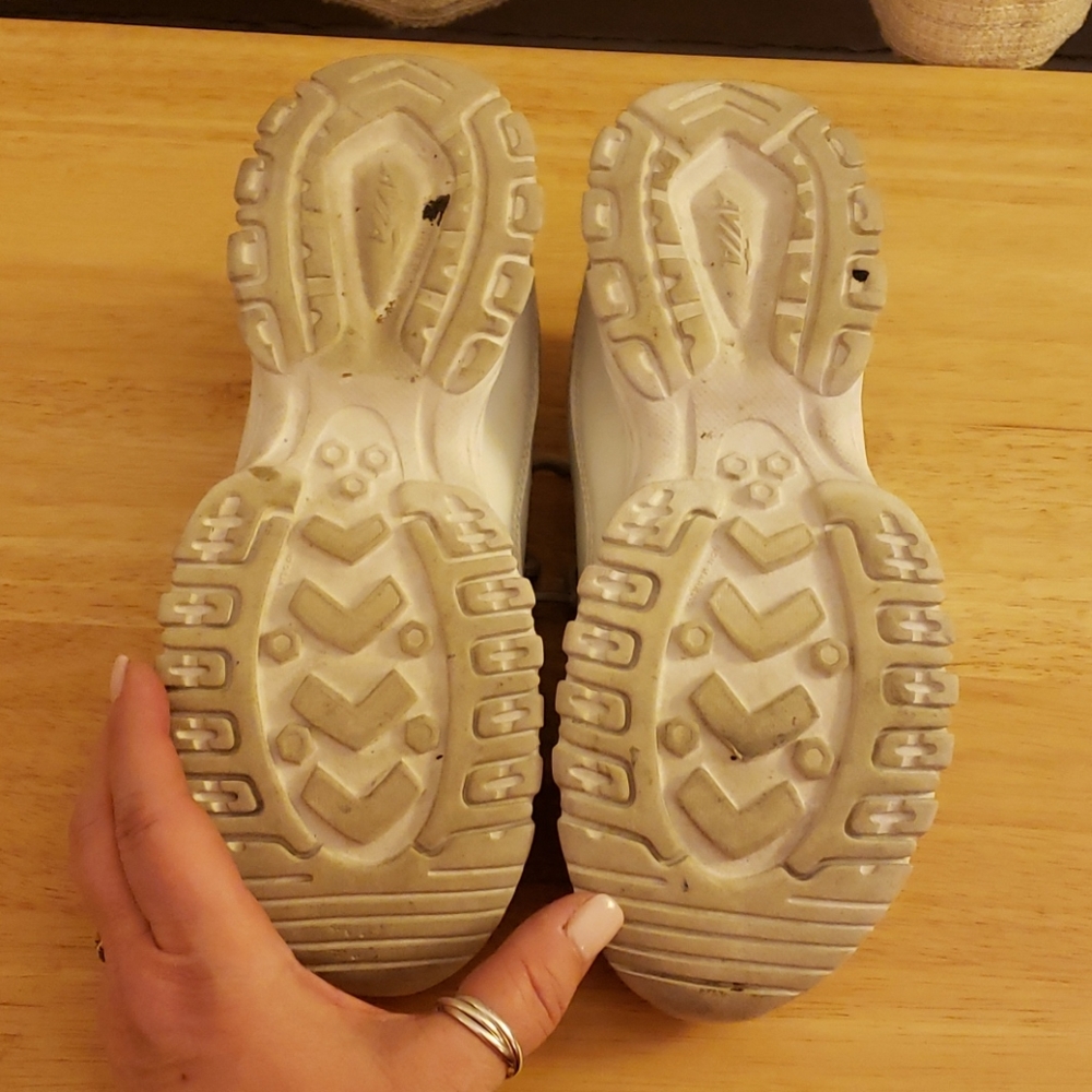 Ladie's sneakers - Picture 3 of 5